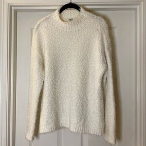Steve Madden cream sweater size M